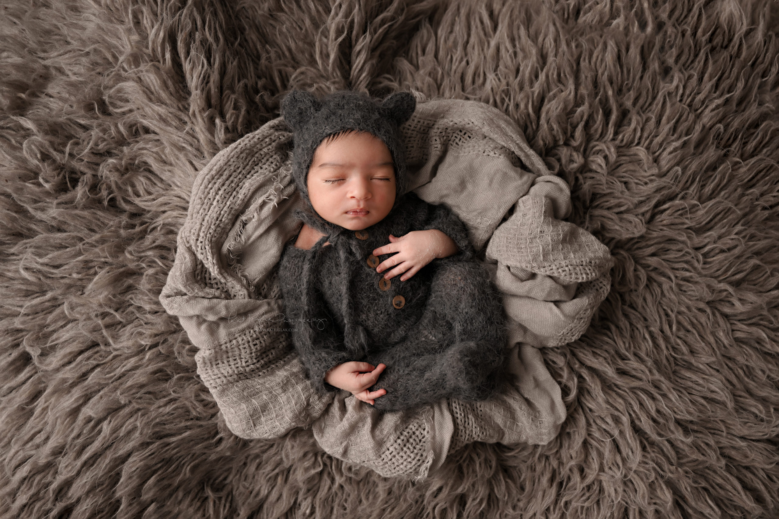 Kat Figlak Photography | Metro Detroit Fine Art Award Winning  Newborn baby, maternity and family photographer
